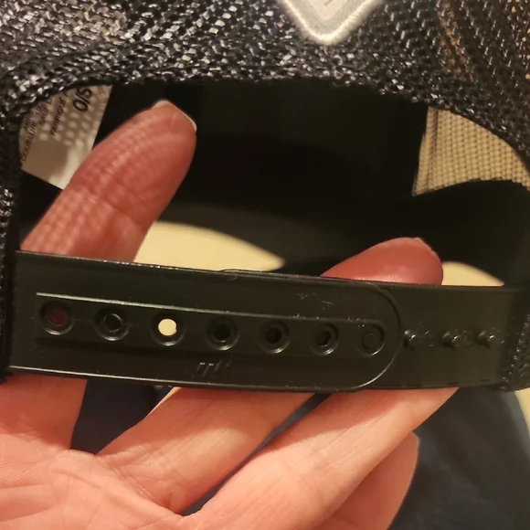 Columbia Charcoal and Black Snapback Hat - Picture 8 of 9